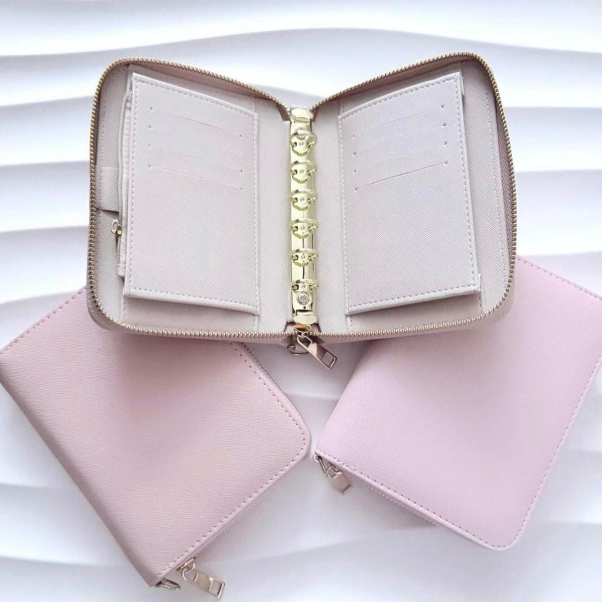 A7 Zip | viele Farben | Saffiano Leder | goldene Ringe