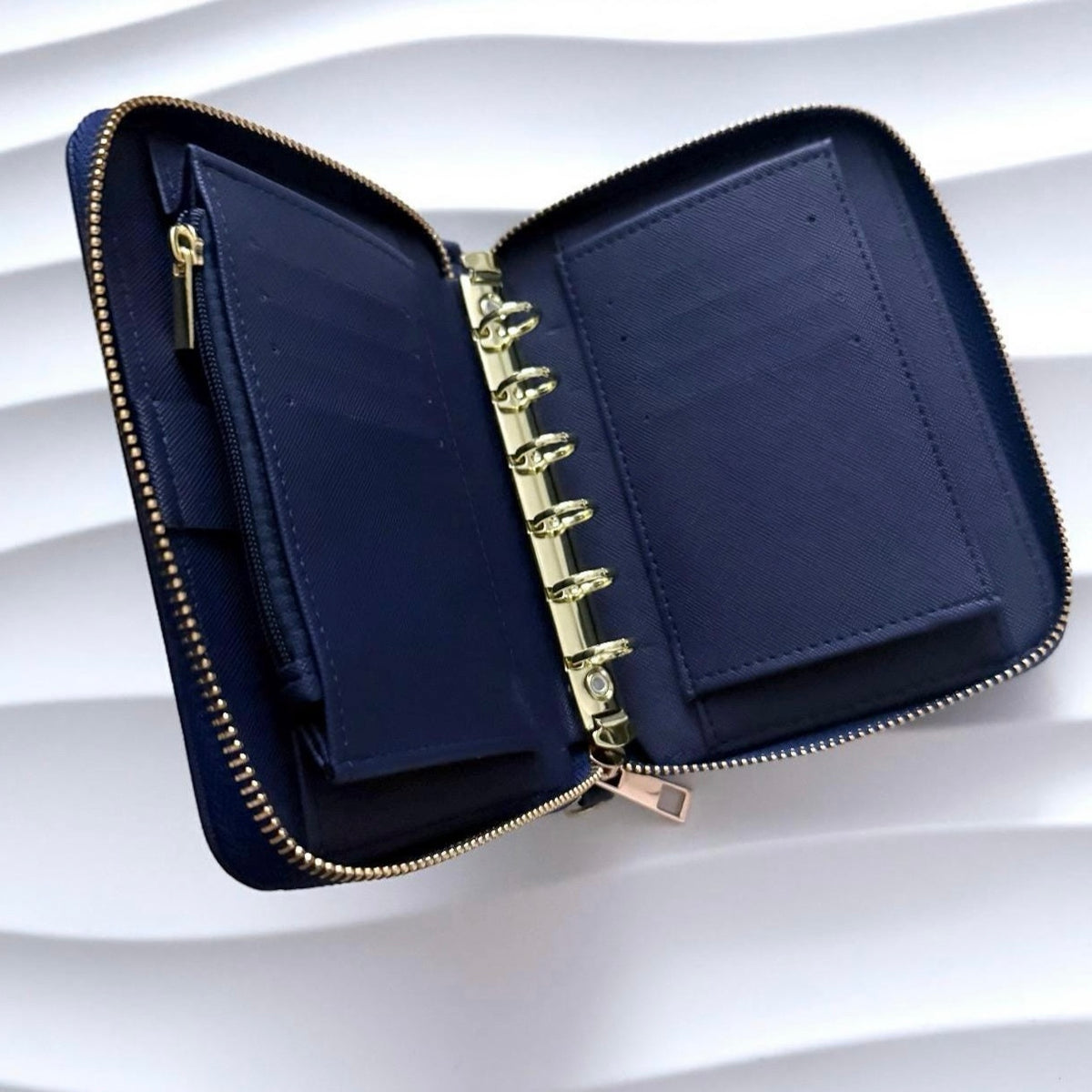 A7 Zip | viele Farben | Saffiano Leder | goldene Ringe