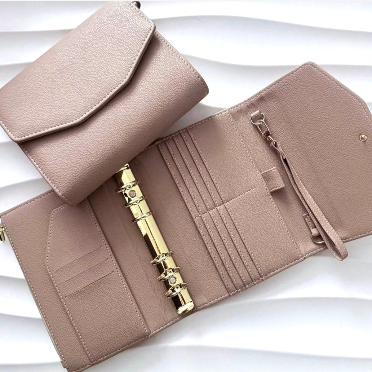 A6 Pocket | Litchi | goldene Ringe