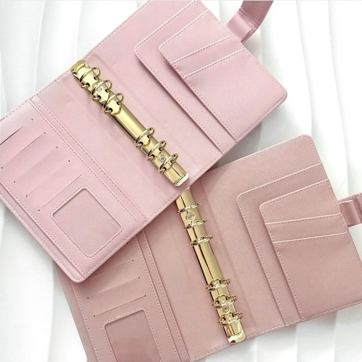 A6 | viele Farben | Saffiano Leder | goldene Ringe