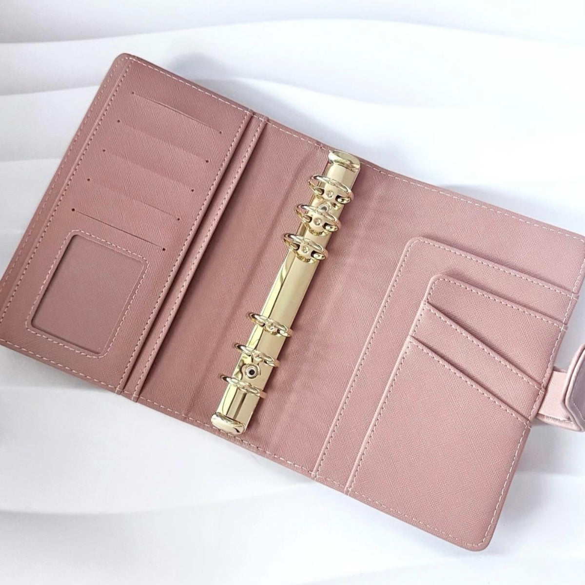 A6 | viele Farben | Saffiano Leder | goldene Ringe