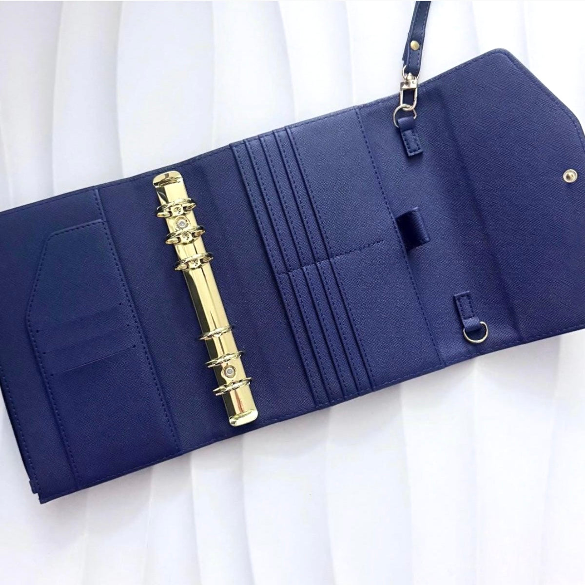 A6 Pocket | goldene Ringe | Saffiano Leder