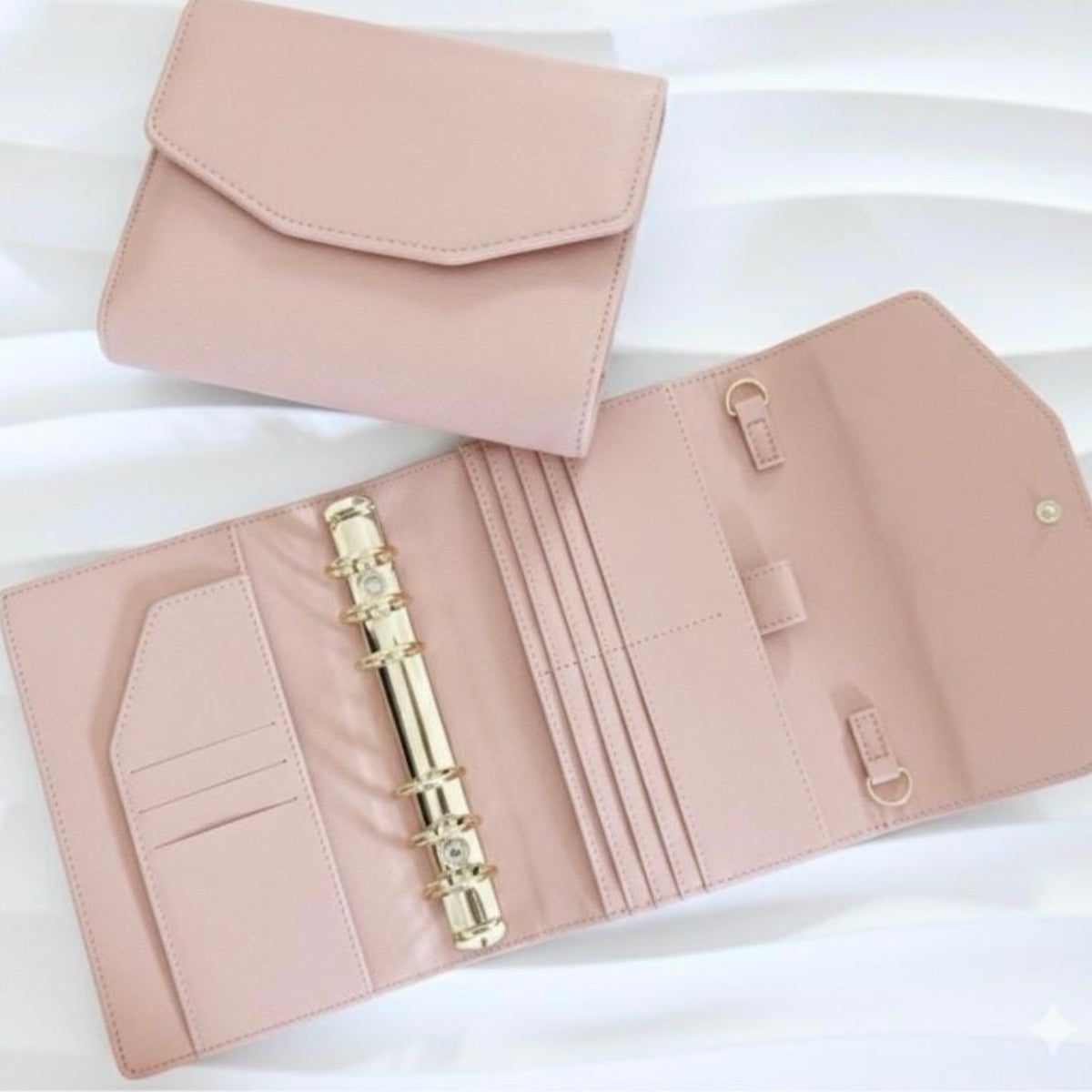 A6 Pocket | goldene Ringe | Saffiano Leder